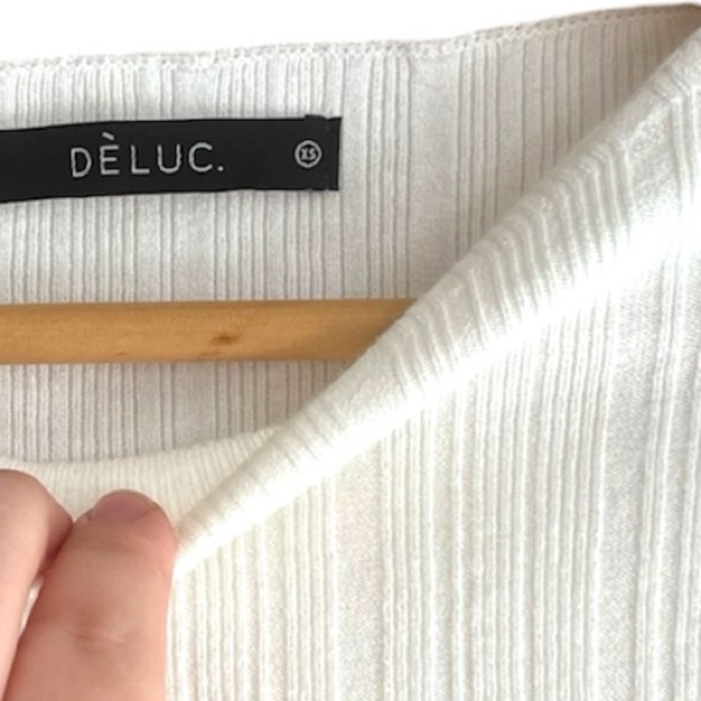 DÈLUC White Ribbed Light Knit Sweater - Picture 7 of 7